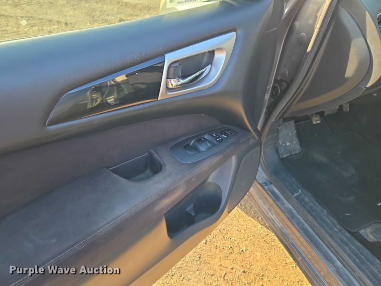 image for item ET5352 2013 Nissan Pathfinder SUV