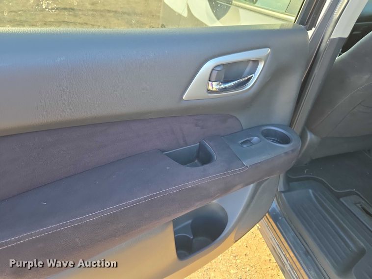 image for item ET5352 2013 Nissan Pathfinder SUV