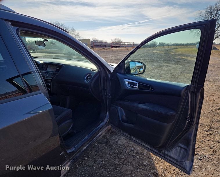 image for item ET5352 2013 Nissan Pathfinder SUV