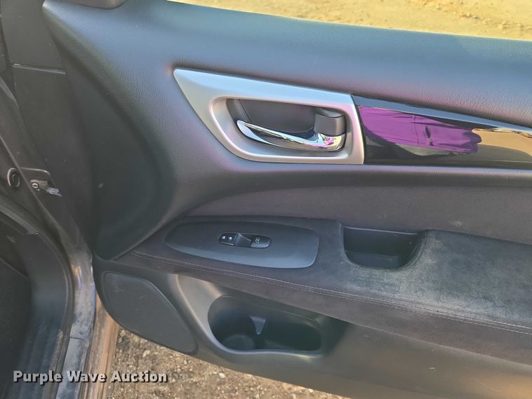 image for item ET5352 2013 Nissan Pathfinder SUV