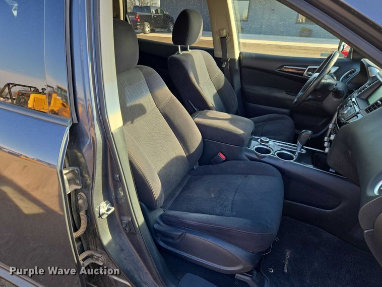 image for item ET5352 2013 Nissan Pathfinder SUV