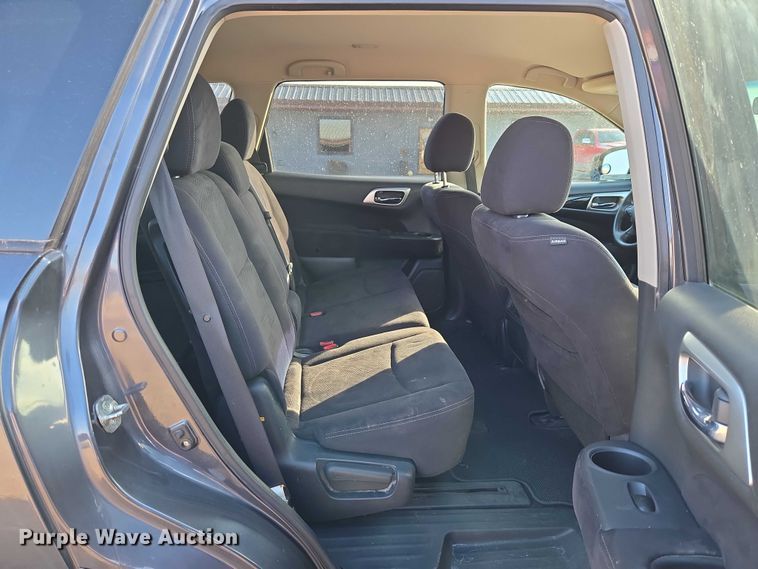 image for item ET5352 2013 Nissan Pathfinder SUV