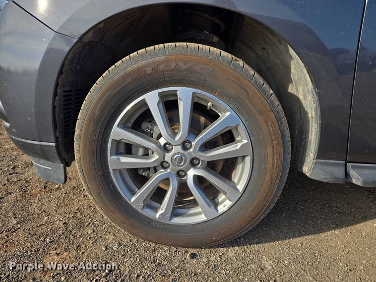 image for item ET5352 2013 Nissan Pathfinder SUV