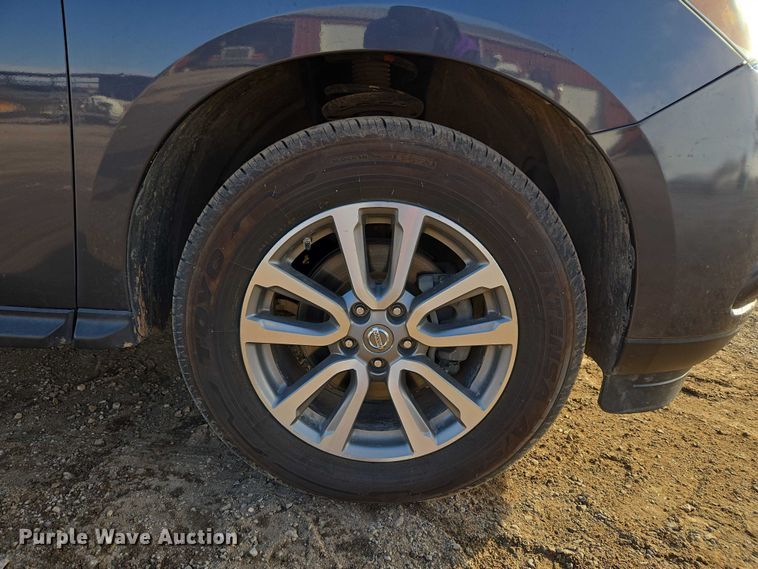 image for item ET5352 2013 Nissan Pathfinder SUV