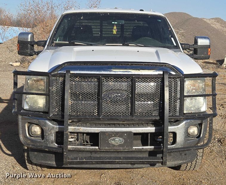 image for item ET5416 2012 Ford F250 Super Duty Crew Cab pickup truck
