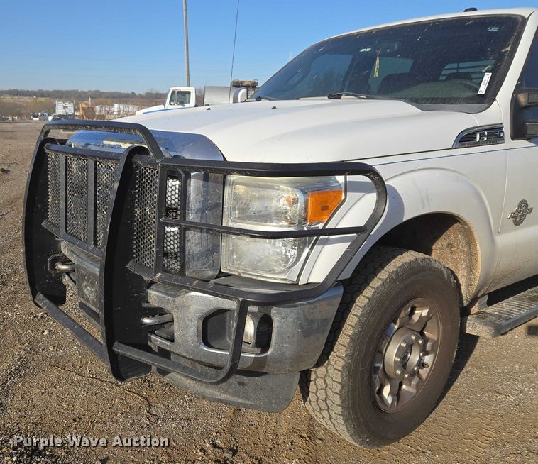 image for item ET5416 2012 Ford F250 Super Duty Crew Cab pickup truck