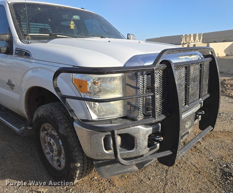 image for item ET5416 2012 Ford F250 Super Duty Crew Cab pickup truck