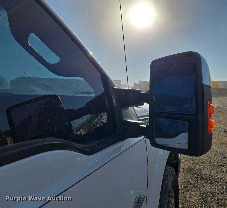 image for item ET5416 2012 Ford F250 Super Duty Crew Cab pickup truck