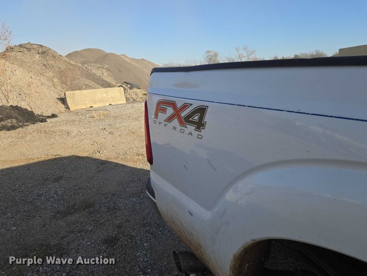 image for item ET5416 2012 Ford F250 Super Duty Crew Cab pickup truck