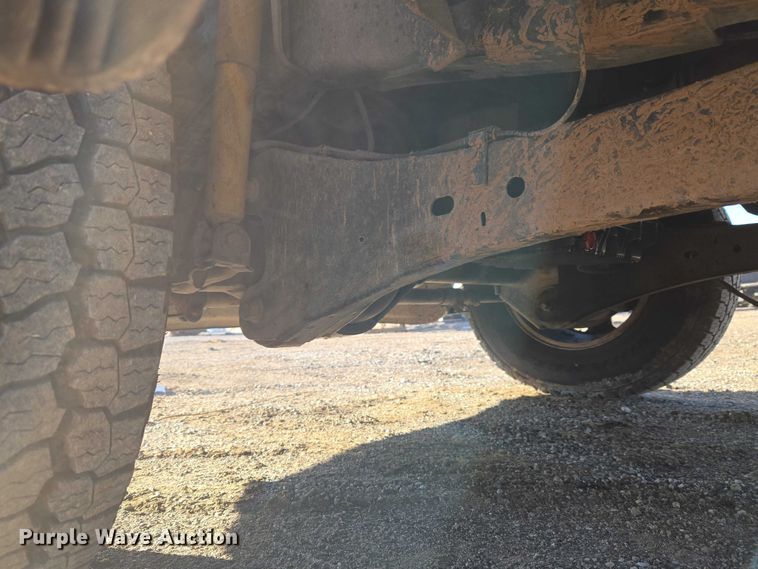 image for item ET5416 2012 Ford F250 Super Duty Crew Cab pickup truck