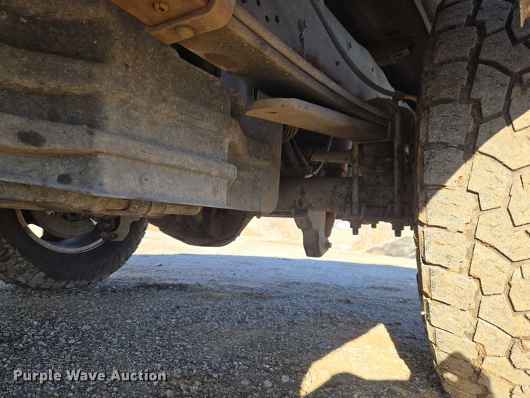 image for item ET5416 2012 Ford F250 Super Duty Crew Cab pickup truck