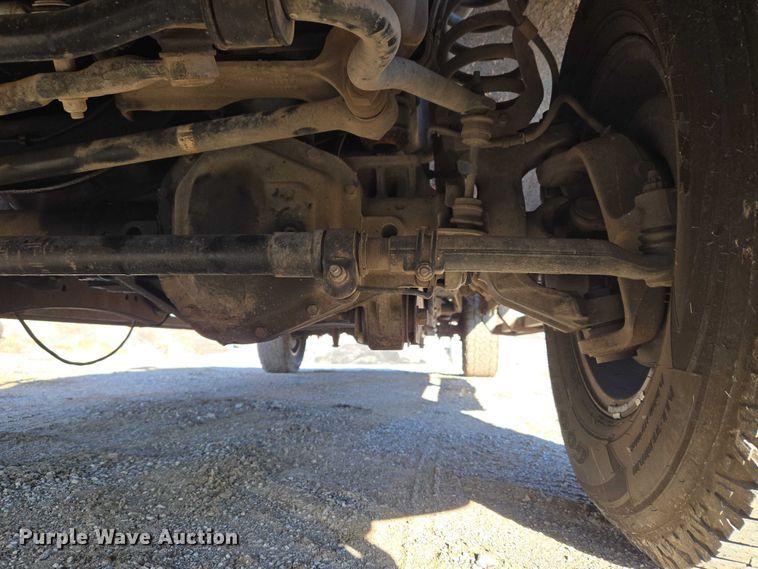 image for item ET5416 2012 Ford F250 Super Duty Crew Cab pickup truck