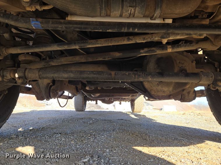 image for item ET5416 2012 Ford F250 Super Duty Crew Cab pickup truck