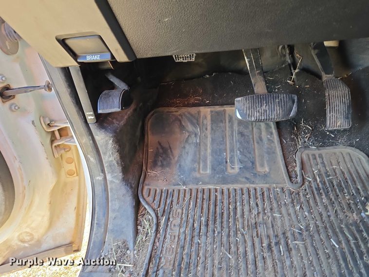 image for item ET5416 2012 Ford F250 Super Duty Crew Cab pickup truck