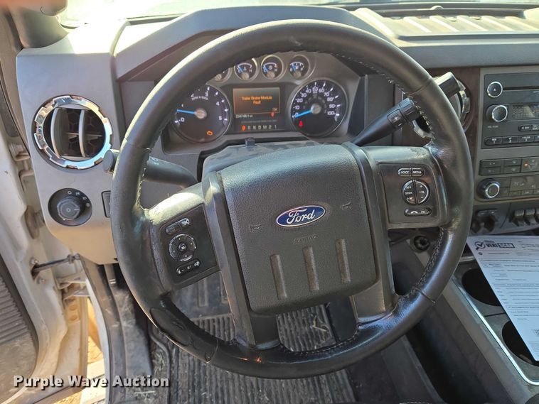 image for item ET5416 2012 Ford F250 Super Duty Crew Cab pickup truck