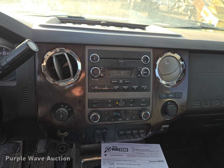 image for item ET5416 2012 Ford F250 Super Duty Crew Cab pickup truck