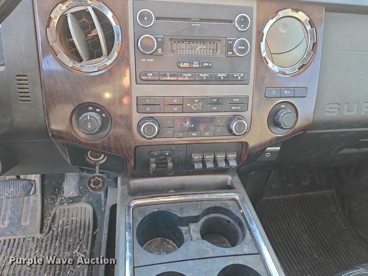 image for item ET5416 2012 Ford F250 Super Duty Crew Cab pickup truck