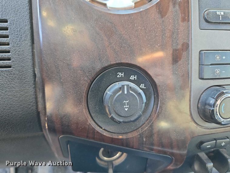 image for item ET5416 2012 Ford F250 Super Duty Crew Cab pickup truck