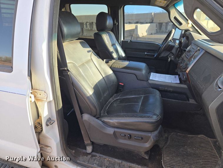 image for item ET5416 2012 Ford F250 Super Duty Crew Cab pickup truck