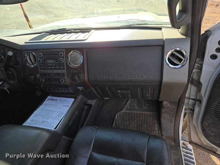 image for item ET5416 2012 Ford F250 Super Duty Crew Cab pickup truck