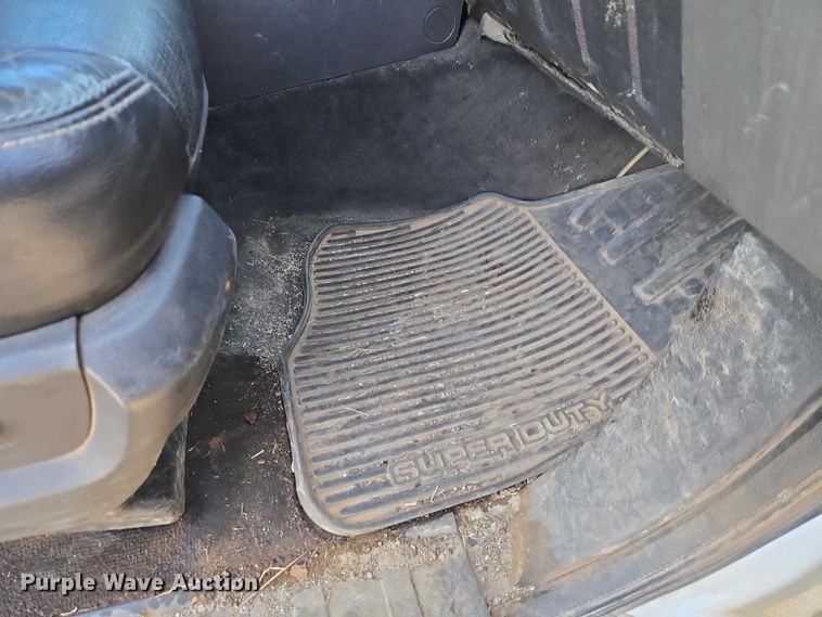 image for item ET5416 2012 Ford F250 Super Duty Crew Cab pickup truck