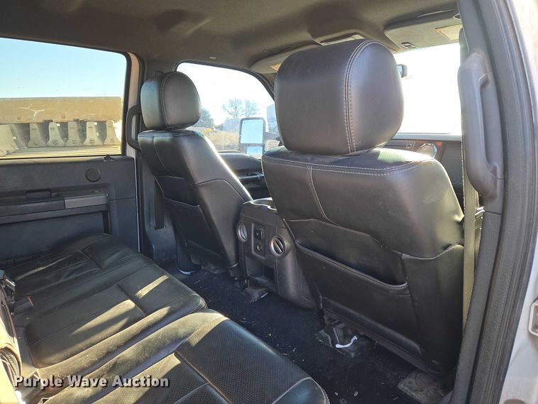 image for item ET5416 2012 Ford F250 Super Duty Crew Cab pickup truck
