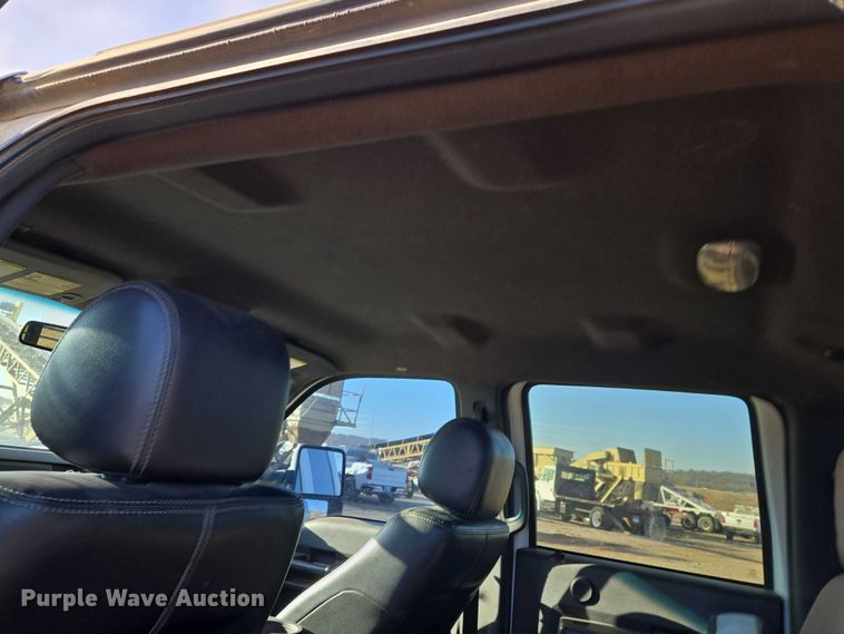 image for item ET5416 2012 Ford F250 Super Duty Crew Cab pickup truck