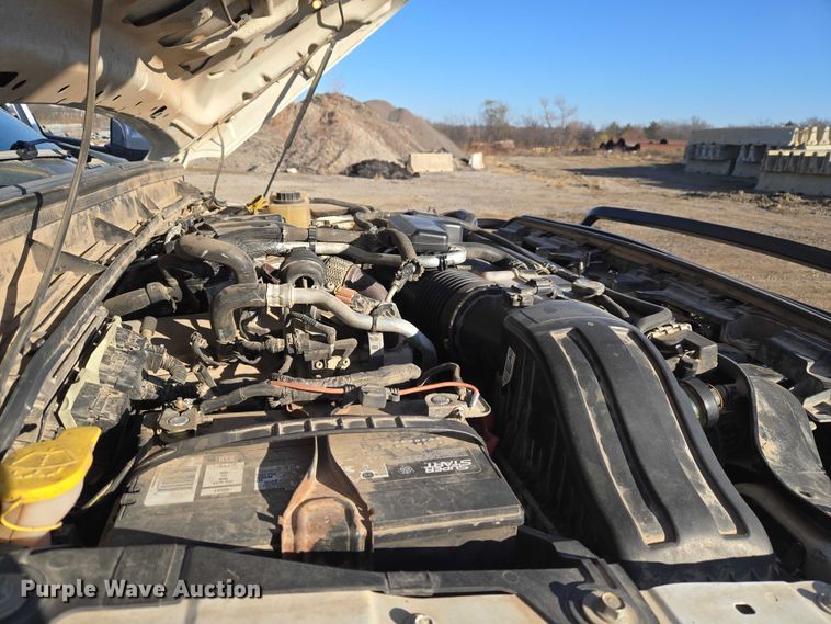 image for item ET5416 2012 Ford F250 Super Duty Crew Cab pickup truck