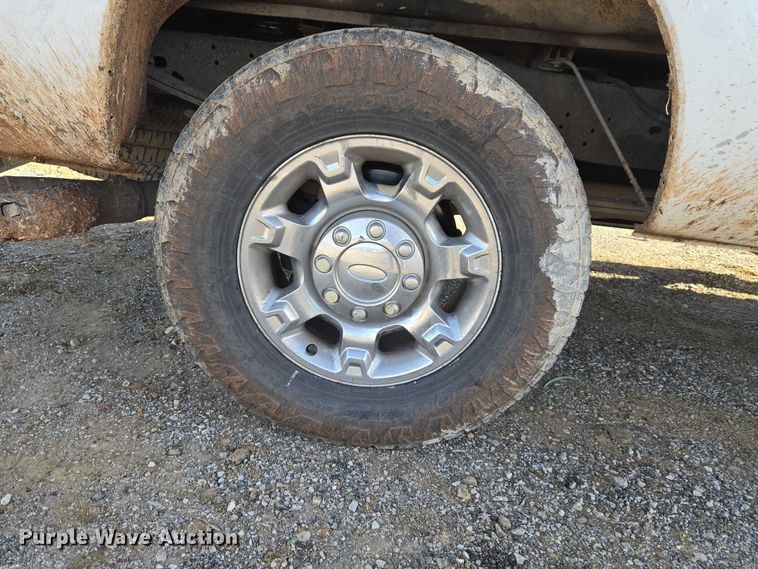 image for item ET5416 2012 Ford F250 Super Duty Crew Cab pickup truck