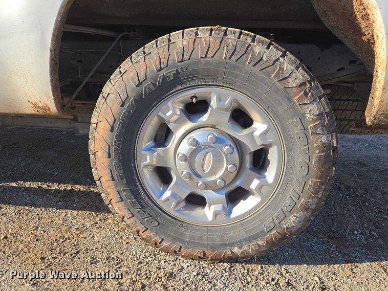 image for item ET5416 2012 Ford F250 Super Duty Crew Cab pickup truck