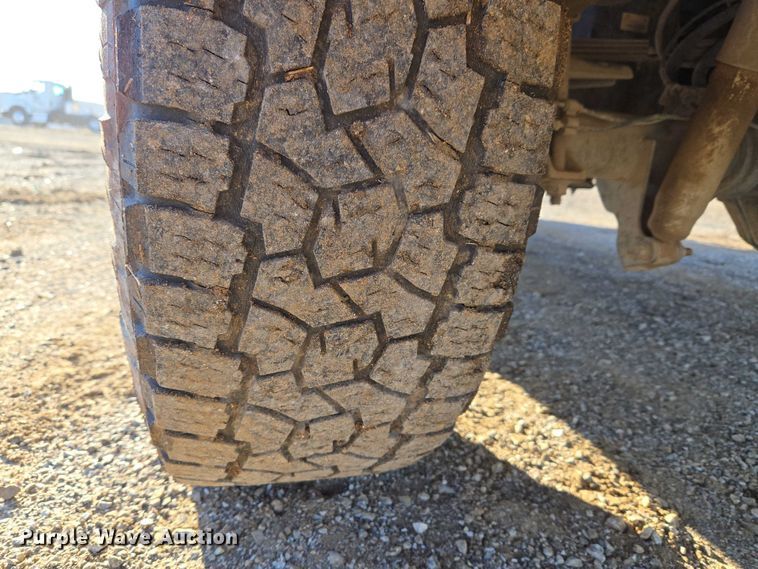 image for item ET5416 2012 Ford F250 Super Duty Crew Cab pickup truck