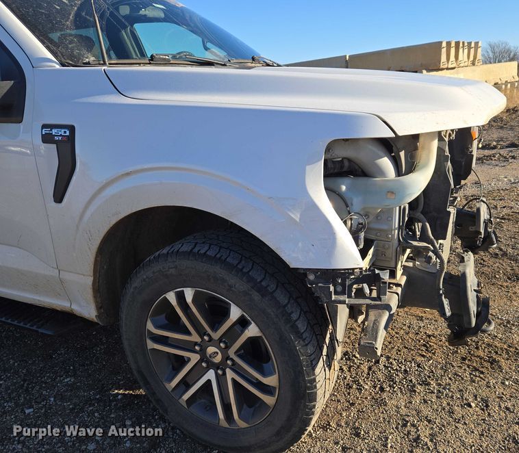 image for item ET5420 2021 Ford F150 SuperCrew pickup truck