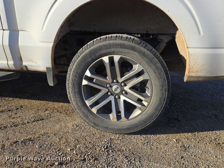 image for item ET5420 2021 Ford F150 SuperCrew pickup truck