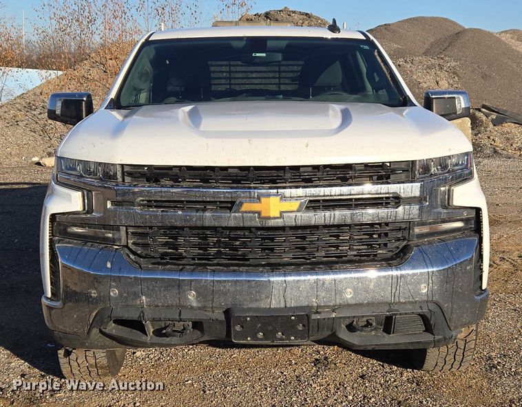 image for item ET5421 2019 Chevrolet Silverado 1500 Crew Cab pickup truck