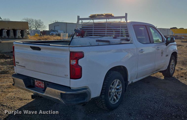 image for item ET5421 2019 Chevrolet Silverado 1500 Crew Cab pickup truck