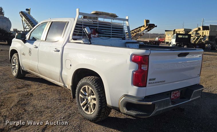 image for item ET5421 2019 Chevrolet Silverado 1500 Crew Cab pickup truck