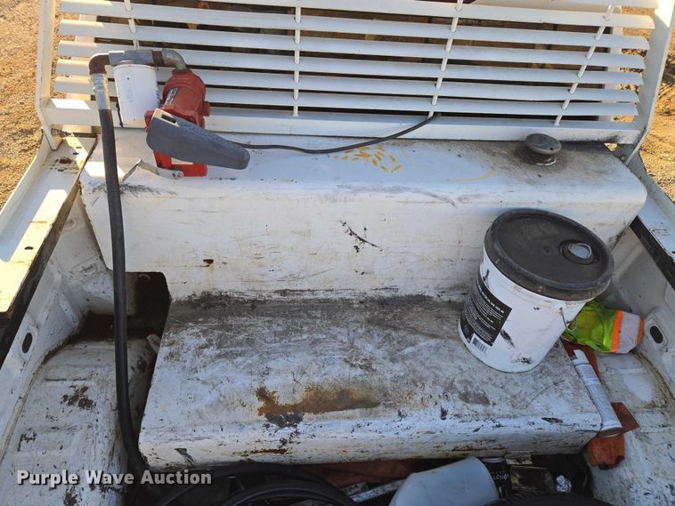 image for item ET5421 2019 Chevrolet Silverado 1500 Crew Cab pickup truck