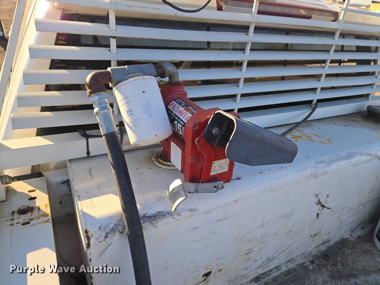 image for item ET5421 2019 Chevrolet Silverado 1500 Crew Cab pickup truck