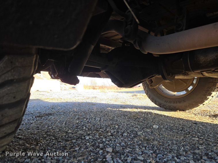 image for item ET5421 2019 Chevrolet Silverado 1500 Crew Cab pickup truck