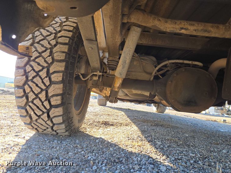 image for item ET5421 2019 Chevrolet Silverado 1500 Crew Cab pickup truck