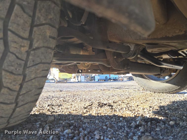 image for item ET5421 2019 Chevrolet Silverado 1500 Crew Cab pickup truck