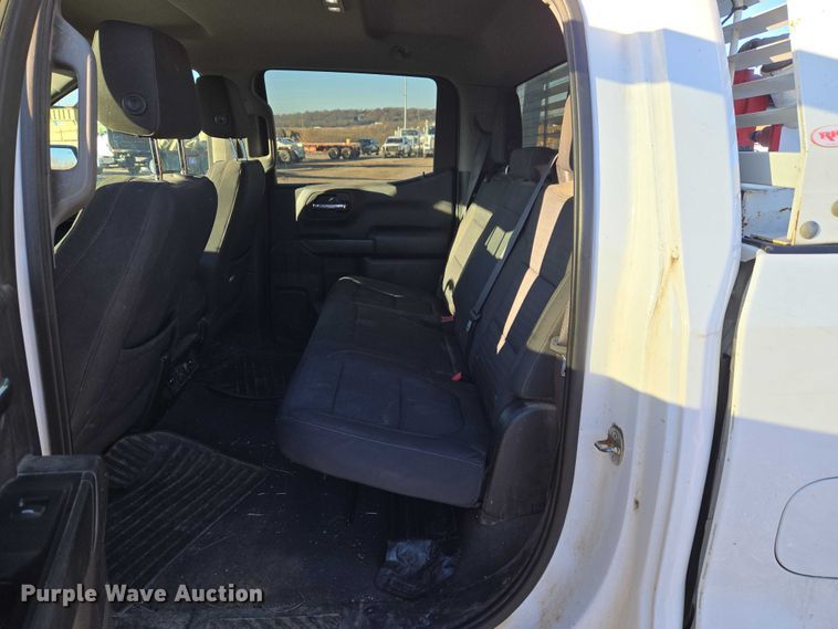 image for item ET5421 2019 Chevrolet Silverado 1500 Crew Cab pickup truck