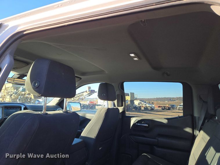 image for item ET5421 2019 Chevrolet Silverado 1500 Crew Cab pickup truck