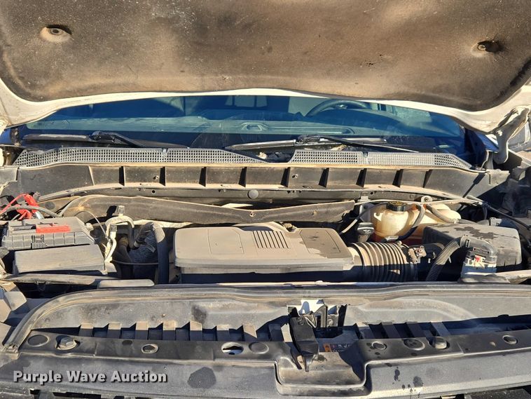 image for item ET5421 2019 Chevrolet Silverado 1500 Crew Cab pickup truck