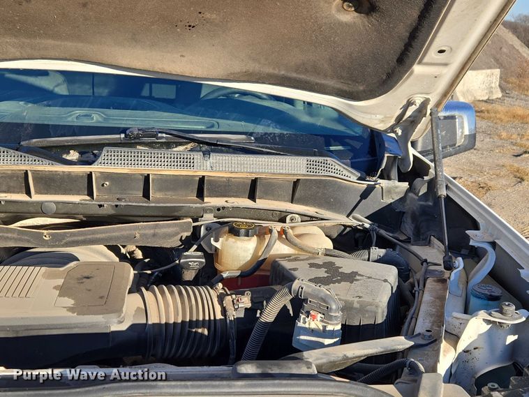 image for item ET5421 2019 Chevrolet Silverado 1500 Crew Cab pickup truck