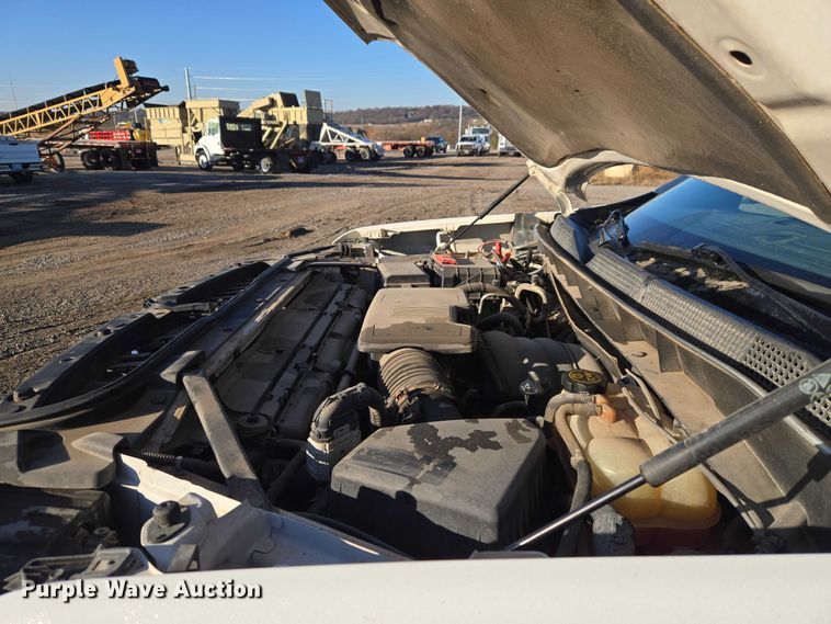 image for item ET5421 2019 Chevrolet Silverado 1500 Crew Cab pickup truck