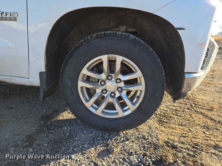 image for item ET5421 2019 Chevrolet Silverado 1500 Crew Cab pickup truck