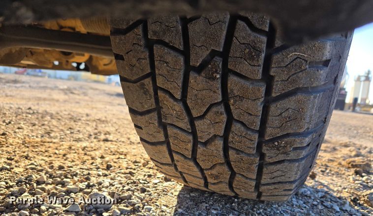 image for item ET5421 2019 Chevrolet Silverado 1500 Crew Cab pickup truck