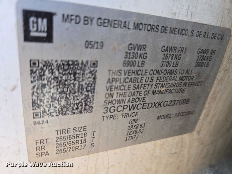 image for item ET5421 2019 Chevrolet Silverado 1500 Crew Cab pickup truck