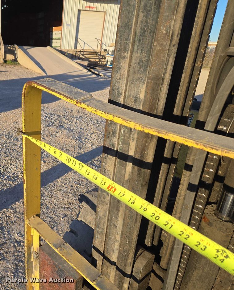 image for item ET5423 Hyster forklift